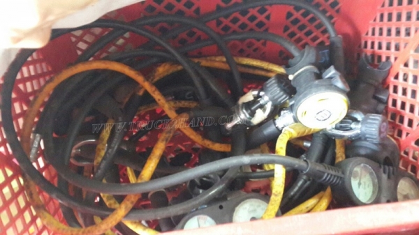 ชุดและอุปกรณ์ดำน้ำ