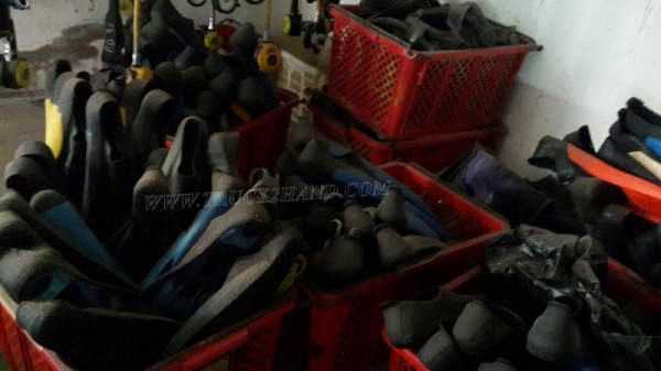 ชุดและอุปกรณ์ดำน้ำ