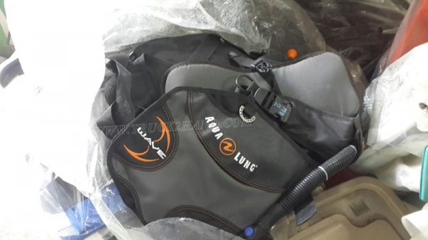 ชุดและอุปกรณ์ดำน้ำ