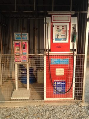 ตู้น้ำมันพร้อมตู้เติมเงินครับ 75000