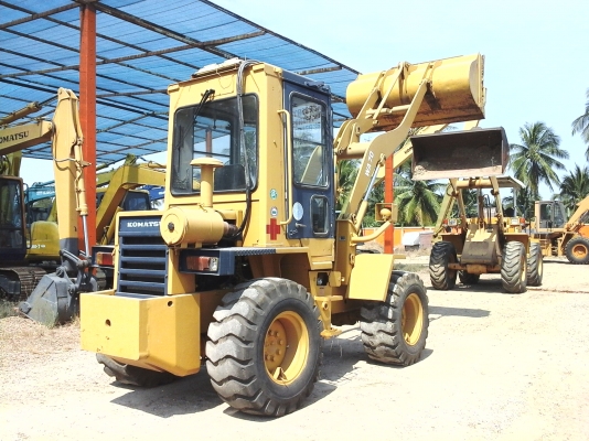 ขายรถตักล้อยาง WA 70 เก่านอกยังไม่เคยใช้งานในไทยเดิมทั้งคันราคาถูกพร้อมใช้