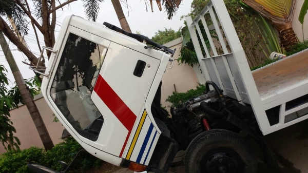 ขายรถที่บ้านด่วนพร้อมใช้งานมือเดียวป้ายแดง รถห้างแท้ หัวใหญ่กว้าง 2 เมตร กระบะเหล็กใหม่ทั้งลูก ทะเบียนครบหมด