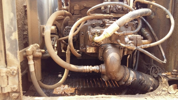 ขายด่วนHITASHI EX200-3 สภาพพร้อมใช้งาน เครื่องปั้มดี ไฟฟ้าอยู่ ตัดมอเตอร์คันเร่ง โซ่ช่วงล่างพร้อมใช้งาน เอกวารสัญญาซื้อขาย