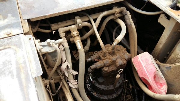 ขายด่วนHITASHI EX200-3 สภาพพร้อมใช้งาน เครื่องปั้มดี ไฟฟ้าอยู่ ตัดมอเตอร์คันเร่ง โซ่ช่วงล่างพร้อมใช้งาน เอกวารสัญญาซื้อขาย