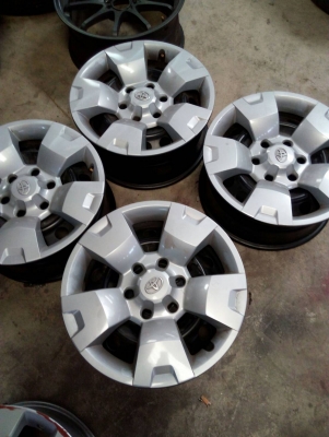 กะทะป้ายแดง ขอบ 17  ขนาด 6 รู มาตรฐาน ชุด 4 วง tel.081-427-3941 ไอดีไลน์  0814273941