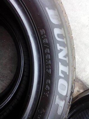 ขายยาง Dunlop 215-55-17 ดอกเต็ม ใช้ได้ยาวๆครับ