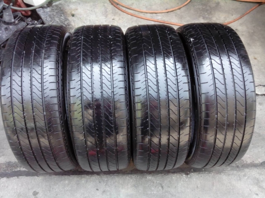 ขายยาง Dunlop 215-55-17 ดอกเต็ม ใช้ได้ยาวๆครับ