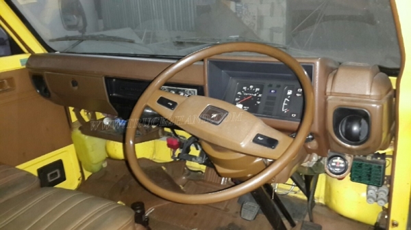 รถตู้ TOYOTA โดยสาร 9 ที่นั่ง รุ่น HIACE RH32V-025725 4สูบ