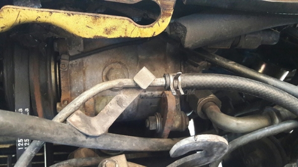 รถตู้ TOYOTA โดยสาร 9 ที่นั่ง รุ่น HIACE RH32V-025725 4สูบ