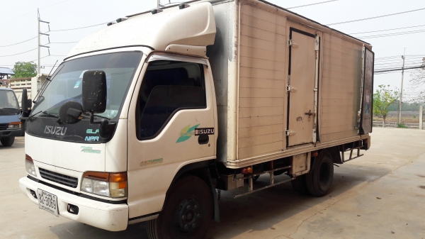 ISUZU NPR 130 ตู้ กว้าง 2.15 ม. ยาว 4.90 ม.สภาพพร้อมใช้ แอร์เย็น ทะเบียนพร้อมโอน ยางเต็ม แอร์เย็น