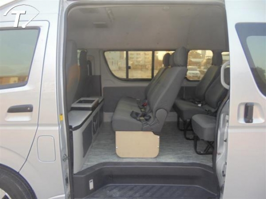 ขายรถตู้ COMMUTER 2.5 D4D mt หลังคาสูง ปี 2011 แท้ ราคาต่อรองได้คะ