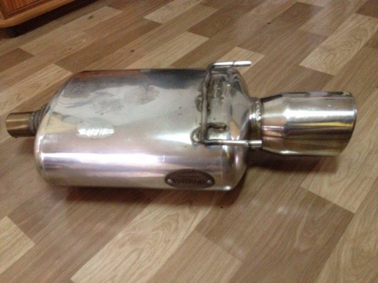 ขายท่อVeilside jasma051 สภาพok ขนาดใส้2.2นิ้ว ใส้ตรง พักกลางยาว12นิ้ว ปลายปากยาว6นิ้ว ปากปลายท่อกว้าง4.5นิ้ว ราคา1900บาท โทร0924462525โส กทม