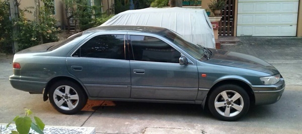 รถสวย แอร์หนาวๆ แคมรี่ ไฟท้ายไม้บรรทัด รถสวย แอร์หนาวๆ แคมรี่ ไฟท้ายไม้บรรทัด