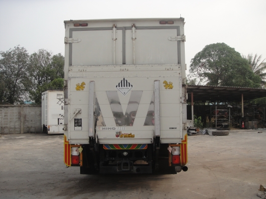 Hino FC9J ปี 55 ตู้ 10 บาน ตู้ยาว 5.50 เมตร  เครื่องยนต์JO5E 175แรงม้า สภาพสวยพร้อมใช้งาน