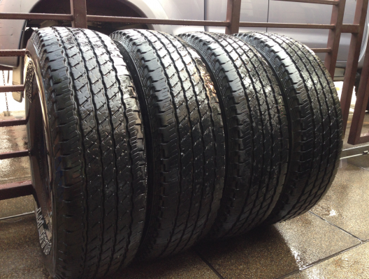 ยาง Roadstone 245 75 16 ปี12 ดอกเต็ม ใช้กันยาว ราคาไม่แพง