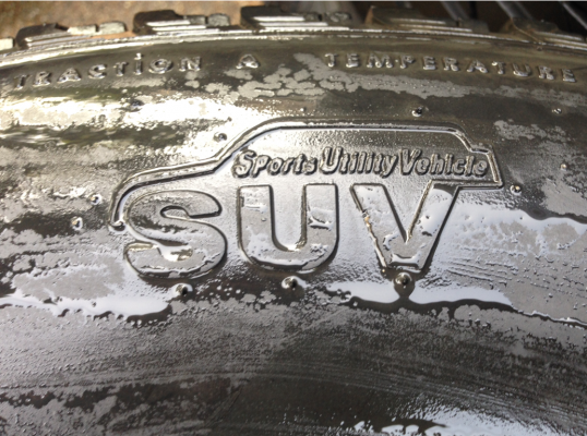 ยาง Roadstone 245 75 16 ปี12 ดอกเต็ม ใช้กันยาว ราคาไม่แพง