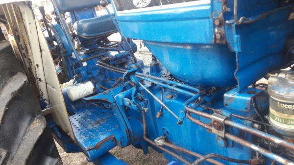 ขายFORD. 6600เสื้อลาย. สวยมากๆๆเอกสารเล่มทะเบียน