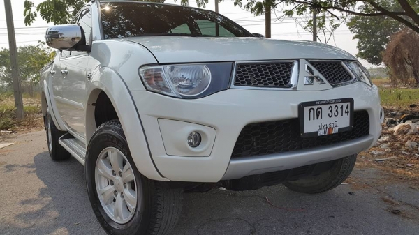 triton 4 ประตู 2015 ขาวมุข 2.7 Top ฟรีดาว์ ออกรถ 1 หมื่นจบเลย ด่วน!!! triton 4 ประตู 2015 ขาวมุข 2.7 Top ฟรีดาว์ ออกรถ 1 หมื่นจบเลย ด่วน!!!