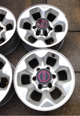 ล้อแท้ Isuzu rodeo ขอบ15 สภาพดี ฝาครบๆ ไม่มีซ่อม ราคาไม่แพง ล้อแท้ Isuzu rodeo ขอบ15 สภาพดี ฝาครบๆ ไม่มีซ่อม ราคาไม่แพง