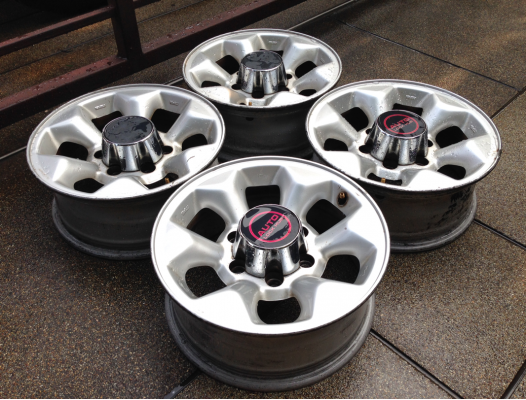 ล้อแท้ Isuzu rodeo ขอบ15 สภาพดี ฝาครบๆ ไม่มีซ่อม ราคาไม่แพง ล้อแท้ Isuzu rodeo ขอบ15 สภาพดี ฝาครบๆ ไม่มีซ่อม ราคาไม่แพง