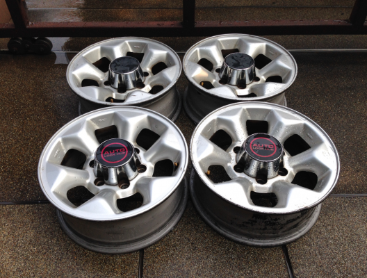 ล้อแท้ Isuzu rodeo ขอบ15 สภาพดี ฝาครบๆ ไม่มีซ่อม ราคาไม่แพง ล้อแท้ Isuzu rodeo ขอบ15 สภาพดี ฝาครบๆ ไม่มีซ่อม ราคาไม่แพง