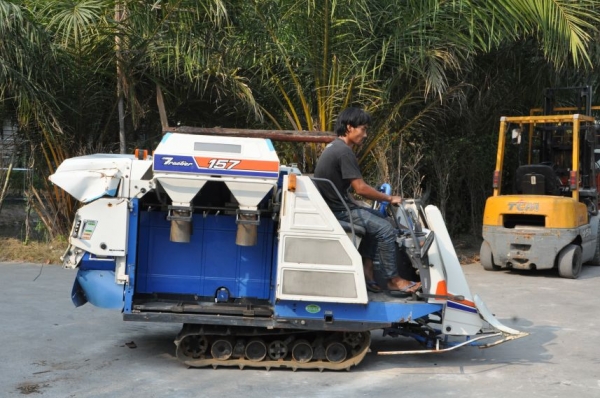 ขายรถเกี่ยว นวดข้าวISEKI FRONTIER157 ดีเซล3สูบ แรง สวยเดิมจากญี่ปุ่น 48,000เท่านั้น!! ขายรถเกี่ยว นวดข้าวISEKI FRONTIER157 ดีเซล3สูบ แรง สวยเดิมจากญี่ปุ่น 48,000เท่านั้น!!