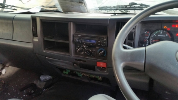 ขายรถ 6 ล้อ อีซูซุFTR  Forword 220 แรง รถสวย สภาพดี