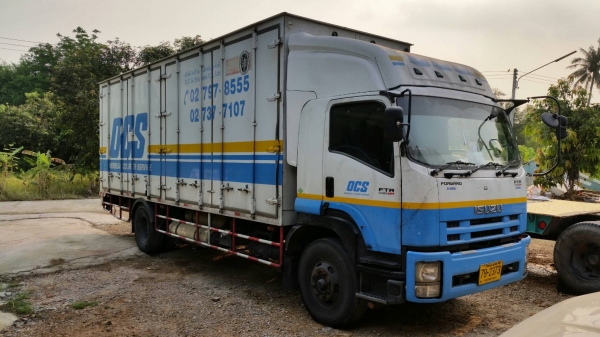 ขายรถ 6 ล้อ อีซูซุFTR  Forword 220 แรง รถสวย สภาพดี