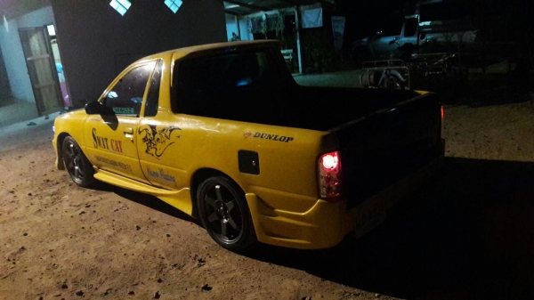 ขาย  Nissan  NV  1,600