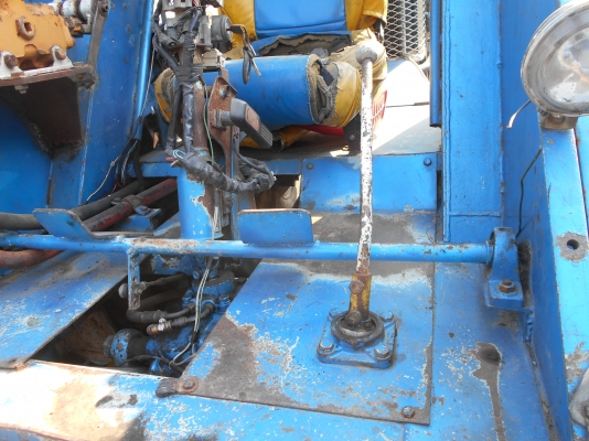 ขายรถคีบสพาภพร้อมชัยงานเครื่องโคมะสุ4ดี105ช่วงล่างรถตักเคพี725ปั่มยกเม็คโคให่ญสนจัย 0810074646 ราคาต่อรองครับ