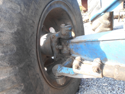 ขายรถคีบสพาภพร้อมชัยงานเครื่องโคมะสุ4ดี105ช่วงล่างรถตักเคพี725ปั่มยกเม็คโคให่ญสนจัย 0810074646 ราคาต่อรองครับ