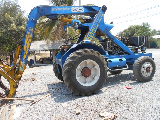 ขายรถคีบสพาภพร้อมชัยงานเครื่องโคมะสุ4ดี105ช่วงล่างรถตักเคพี725ปั่มยกเม็คโคให่ญสนจัย 0810074646 ราคาต่อรองครับ