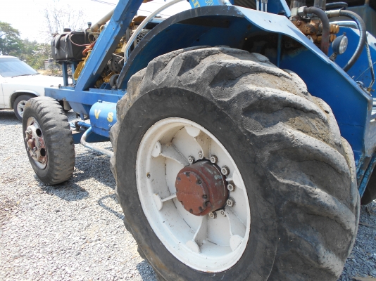 ขายรถคีบสพาภพร้อมชัยงานเครื่องโคมะสุ4ดี105ช่วงล่างรถตักเคพี725ปั่มยกเม็คโคให่ญสนจัย 0810074646 ราคาต่อรองครับ