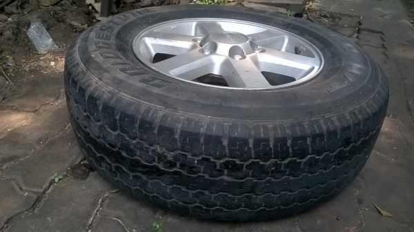 4ชุด**ขายถูกๆครับ**ยาง 245/70/16 พร้อมล้อแม๊กซ์ 4 ชุด ของรถ อิซูซุ ยังใช้งานได้ดีครับ