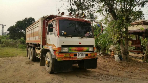 ขายรถ10ล้อ ดั้ม2เพลา FN528 เครื่อง6D17 ปี45 พ.เพาเวอร์ เบรกทิฟฟี่ ภายในสวย แอร์เย็น เอกสารพร้อมโอน ราคา990,000 สนใจโทร 090-8588220คุณนะ 093-3258446คุณบิว หรือเข้าดูสินค้าอื่นๆได้ที่ www.truck.in.th/498 หรือเพจFacebook ณรงค์ ซื้อขายรถมือสอง (เว็บไซต์ส่วนตั