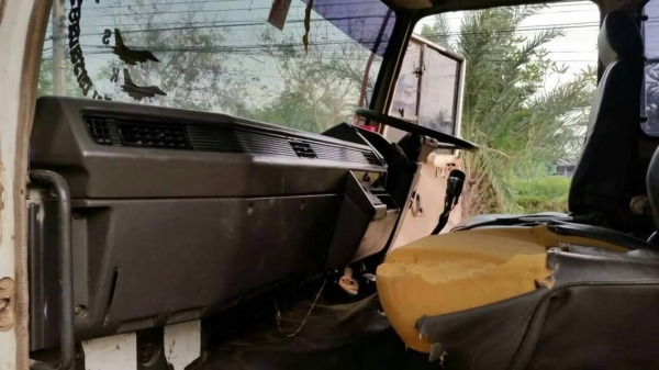 ขายรถ10ล้อ ดั้ม2เพลา FN528 เครื่อง6D17 ปี45 พ.เพาเวอร์ เบรกทิฟฟี่ ภายในสวย แอร์เย็น เอกสารพร้อมโอน ราคา990,000 สนใจโทร 090-8588220คุณนะ 093-3258446คุณบิว หรือเข้าดูสินค้าอื่นๆได้ที่ www.truck.in.th/498 หรือเพจFacebook ณรงค์ ซื้อขายรถมือสอง (เว็บไซต์ส่วนตั