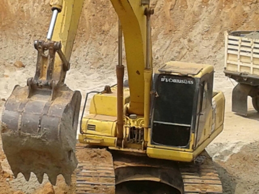 ขาย 1,385,000 KOMATSU pc 200-7 เครื่องดีปั้มแรงไฟฟ้าครบเล่มทะเบียนรถทำงานอยู่ 090-772-3710 090-772-3708