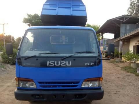 ขาย 6 ล้อดั้ม ISUZU NPR ปี46 สภาพสวยพร้อมใช้ ราคาต่อรองได้ ติดต่อได้ที่คุณอ๊อฟ พิจิตร 086-737-9991