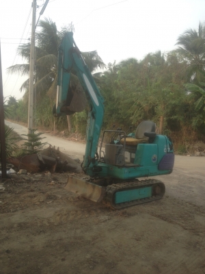 ขายรถขุดเล็กเก่านอก komatsu pc07-7 ราคา130000 สนใจติดต่อ089-2579650