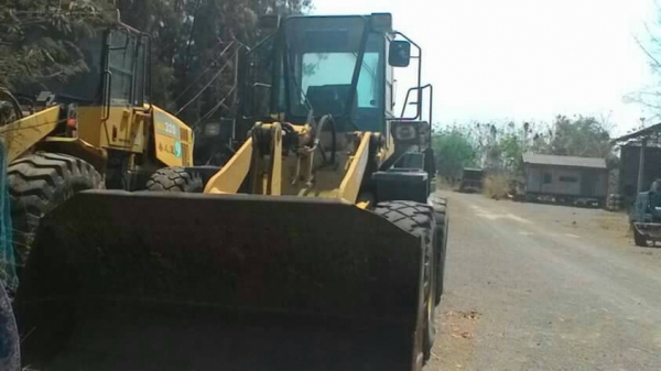 รถขุด Komatsu pc200-8