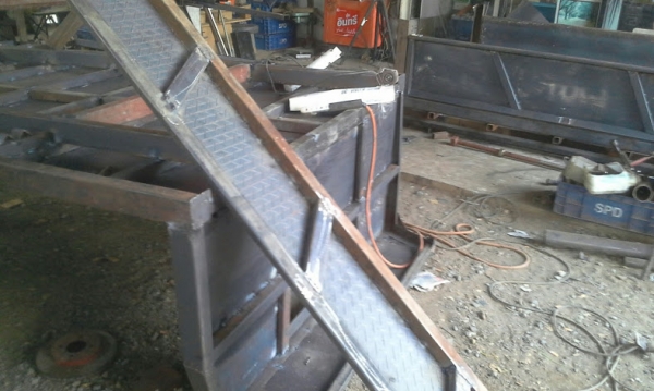 ขายและรับทำกะบะเหล็ก ปิคอัฟ รถบรรทุกเล็ก