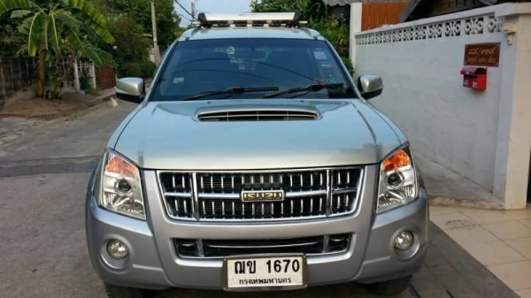 ขายอีซูซุ MU-7 ปี 09 เครื่อง 3.0 VGS โกล์ดซีรีส์ รุ่นท็อปสุดabs airbag เบาะหนังไฟฟ้าทั้งคันภายในสะอาด tv dvd สภาพเครื่องดีช่วงล่างแน่น วิ่งน้อย รถสวยพร้อมใช้งาน ขายสด 449000 โทร 098-1188330 กันต์