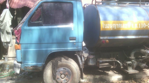 หกล้อ อีซุซุ NPR110 pawer บรรทุกถังน้ำ 6,000ลิต ปั้มน้ำ อุปกรณ์ครบ สภาพดีพร้อมใช้งาน ทะเบียนพร้อมโอน