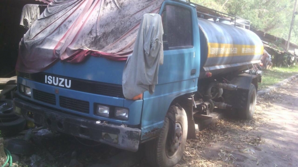 หกล้อ อีซุซุ NPR110 pawer บรรทุกถังน้ำ 6,000ลิต ปั้มน้ำ อุปกรณ์ครบ สภาพดีพร้อมใช้งาน ทะเบียนพร้อมโอน