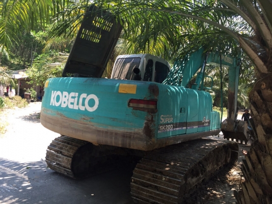 ขายรถแบคโฮ KOBELCO SK200 YN09 SUPER สวยเดิม เล่มทะเบียน สนใจโทร 081-970-1072