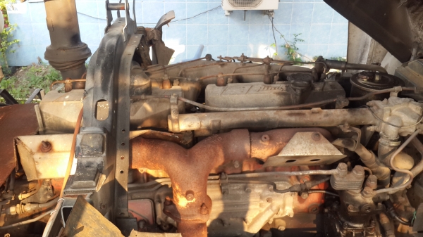 รถน้ำสิบล้อ Isuzu สภาพพร้อมใช้งาน