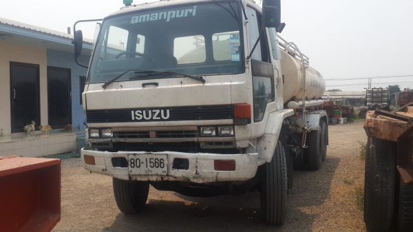 รถน้ำสิบล้อ Isuzu สภาพพร้อมใช้งาน