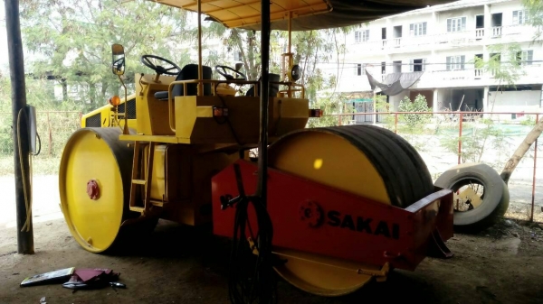 ขายรถบดล้อเรียบ SAKAI.R2 สภาพสวยพร้อมใช้ ติดต่อได้ที่คุณ อ๊อฟ พิจิตร 086-737-9991