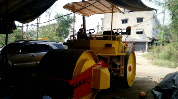 ขายรถบดล้อเรียบ SAKAI.R2 สภาพสวยพร้อมใช้ ติดต่อได้ที่คุณ อ๊อฟ พิจิตร 086-737-9991