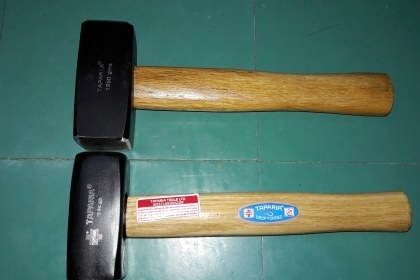 ขายค้อนปอนงานใหม่เก่าเก็บเป็นสิบปีทาปาเรีย เหล็กแข็งเหนียวหัวขนาด1กิโลกรัม